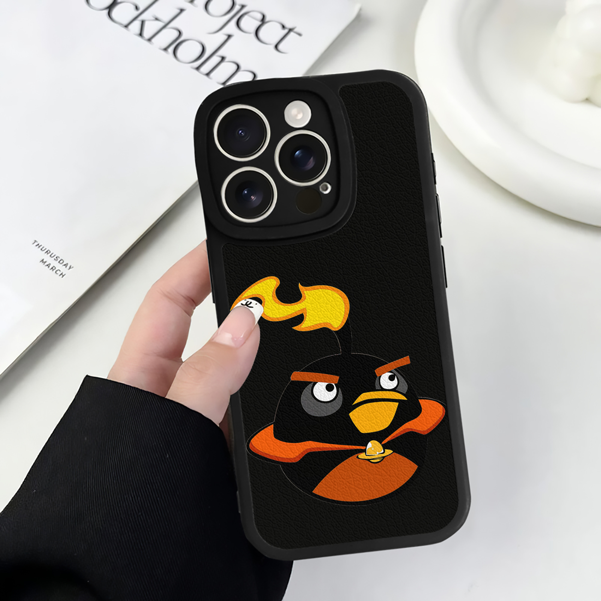 （画像用） Angry Birds アングリーバード 【iPhone 16シリーズ対応】シリコンスマホケース（レザー調） 材質：シリコン